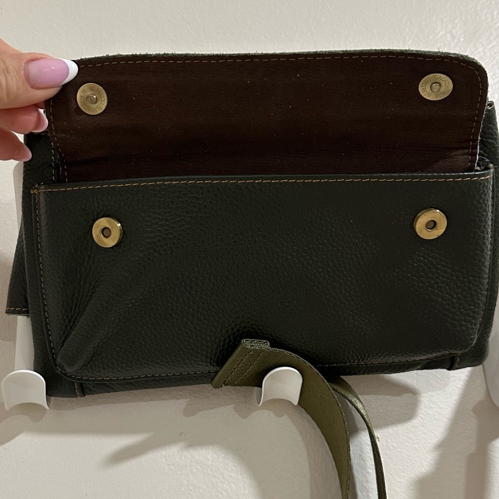 Loyofun Unisex Green Leather Belt Bag With Adjustable Waist Strap - Picture 4 of 12